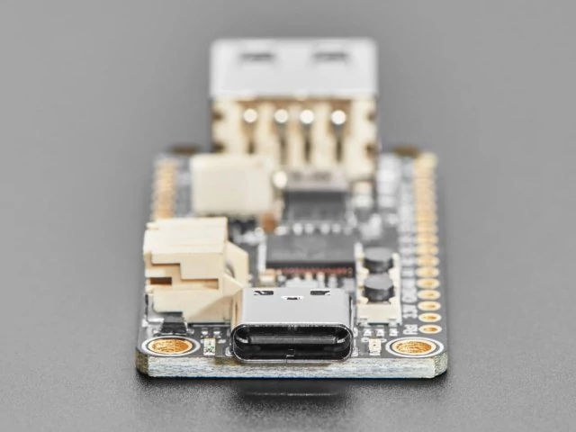 A5723 Adafruit Feather RP2040 with USB Type A Host