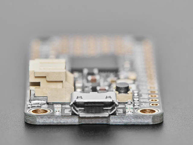 A3857 Adafruit Feather M4 Express - Featuring ATSAMD51