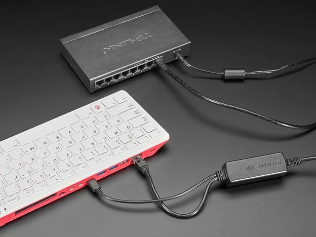 A4552 PoE Splitter with USB Type C - 5V 2A - 100 MB Ethernet