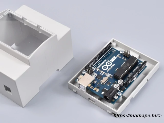 Ipari doboz DIN sínre Arduino UNO-