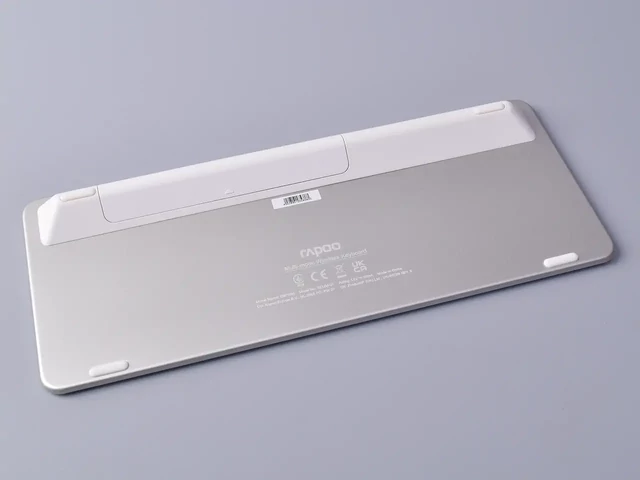 Rapoo 9010M billentyűzet hátoldala