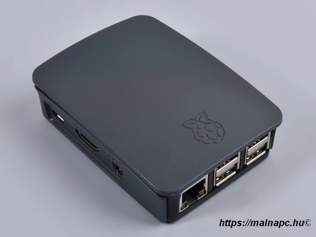 Raspberry Pi 3 official feketedoboz