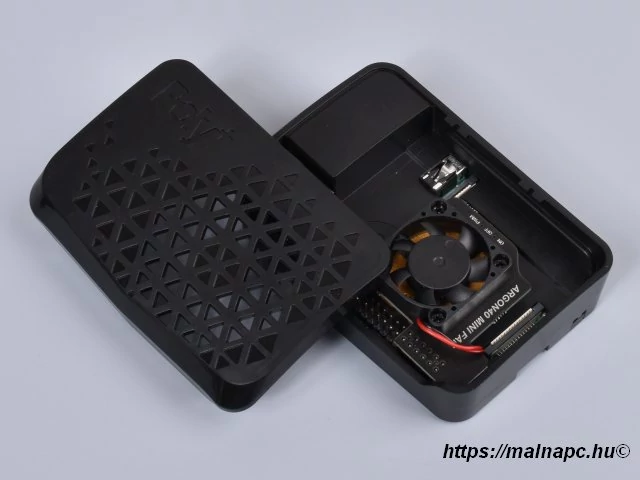 Pi 4 - 4/32GB Extreme - Argon POLY with fan kit