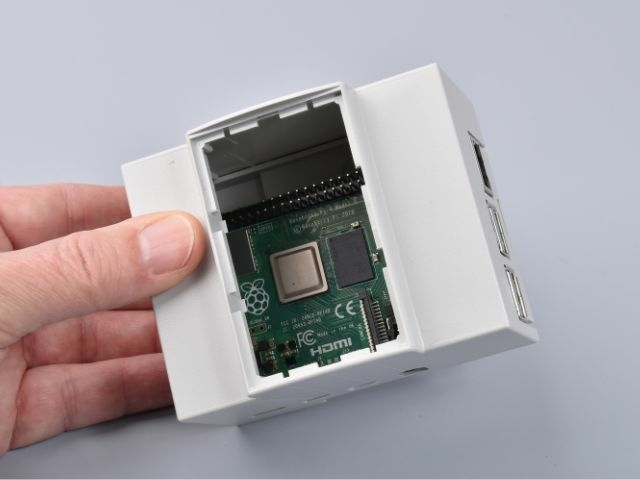 Ipari doboz DIN sínre Raspberry Pi 4-hez 71,3x90,5x62mm