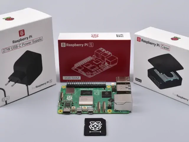 Raspberry Pi 5 Official KIT 2/32GB - Black