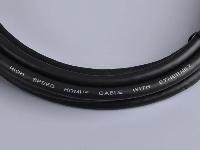 Raspberry Pi Official 2m micro-HDMI / HDMI A kábel, fekete