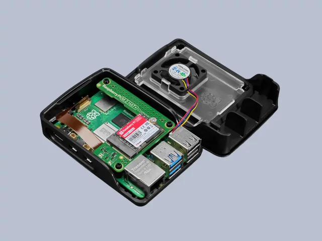 Raspberry Pi M.2 HAT+ Compact gyári házban SSD-vel