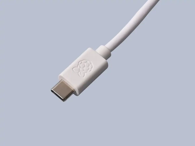 Raspberry Pi 27W tápegység USB-C dugója