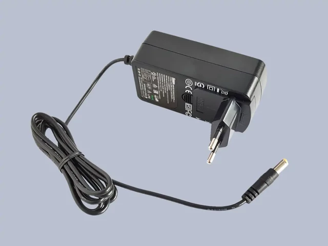 Sunny 1541-2415 24W 15V