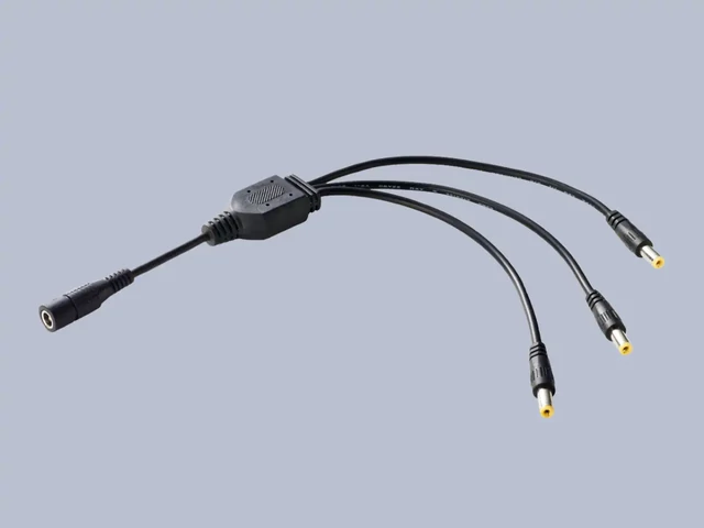 Sunny elosztó kábel 2.1x5.5 1M3P (10cm+3x20cm)