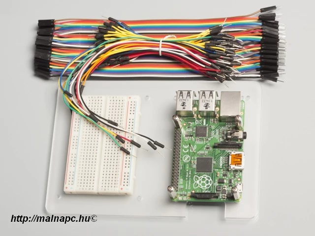 Uni-Pi Mounting Plate - univerzális Pi szerelő lap