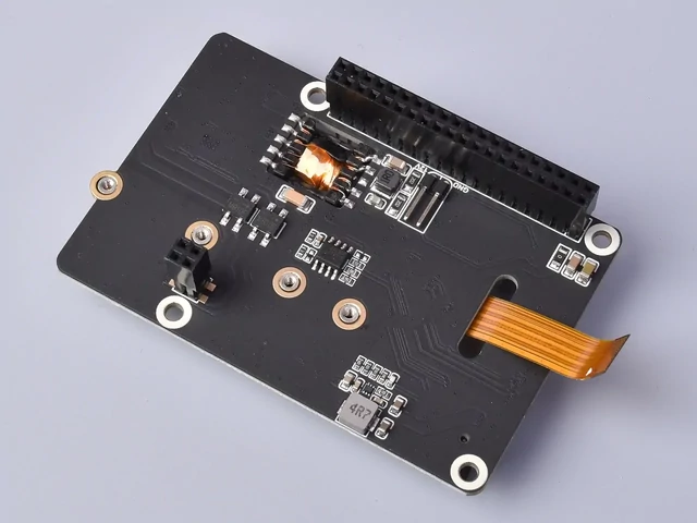 W29320 M.2 HAT+ with PoE for Pi 5 panel alulnézetben