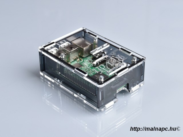 Revolt Pi3 QC-GT box (füst - átlátszó)