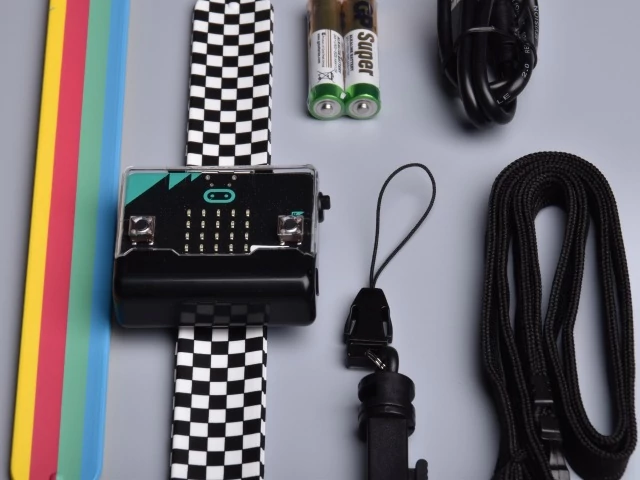 wear:it - BBC micro:bit divat kiegészítő